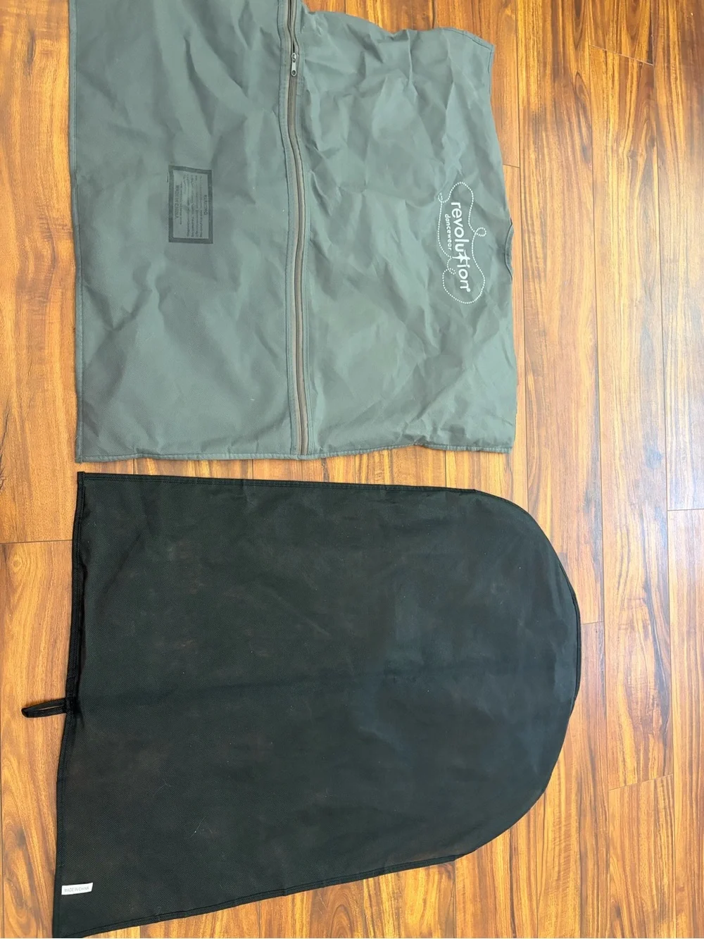 LOT OF 4 Small Gray/Black Garment Bags with Zippers